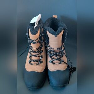 Tan & Black Winter Boots Women's 7 NWT